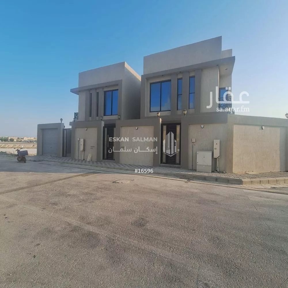 فيلا 7 غرف في الامواج 2