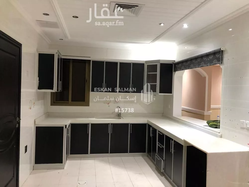 شقة 5 غرف في الروابي 2