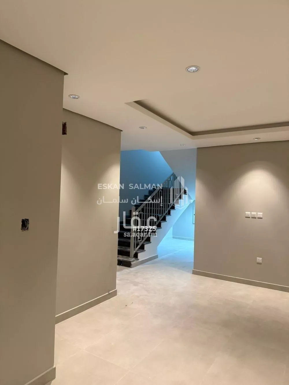 فيلا 7 غرف في الامواج 3