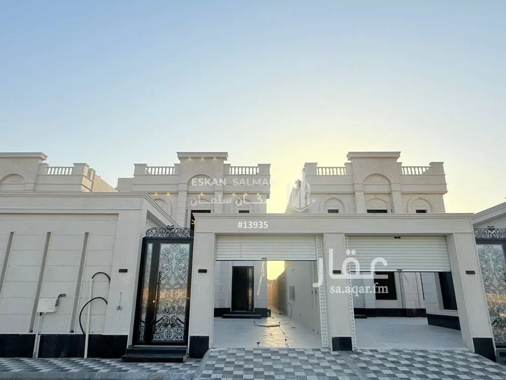 فيلا 9 غرف في الامواج 1