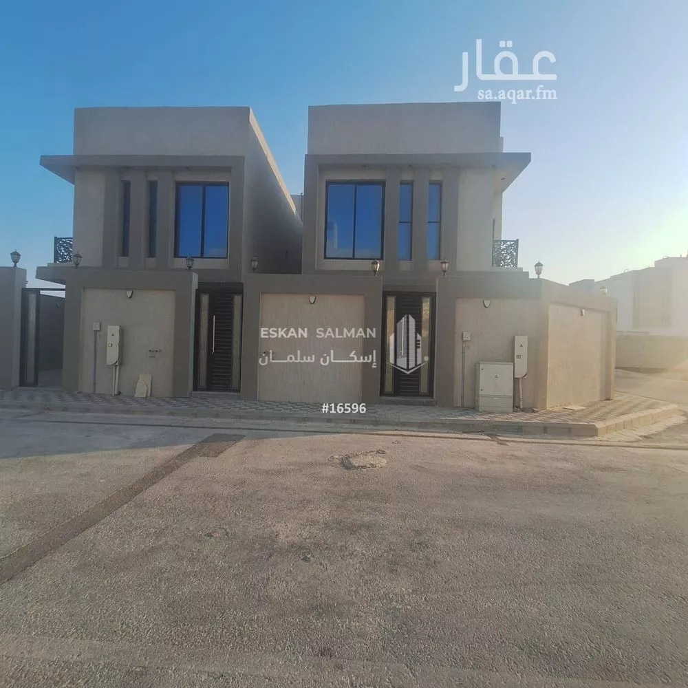 فيلا 7 غرف في الامواج 1