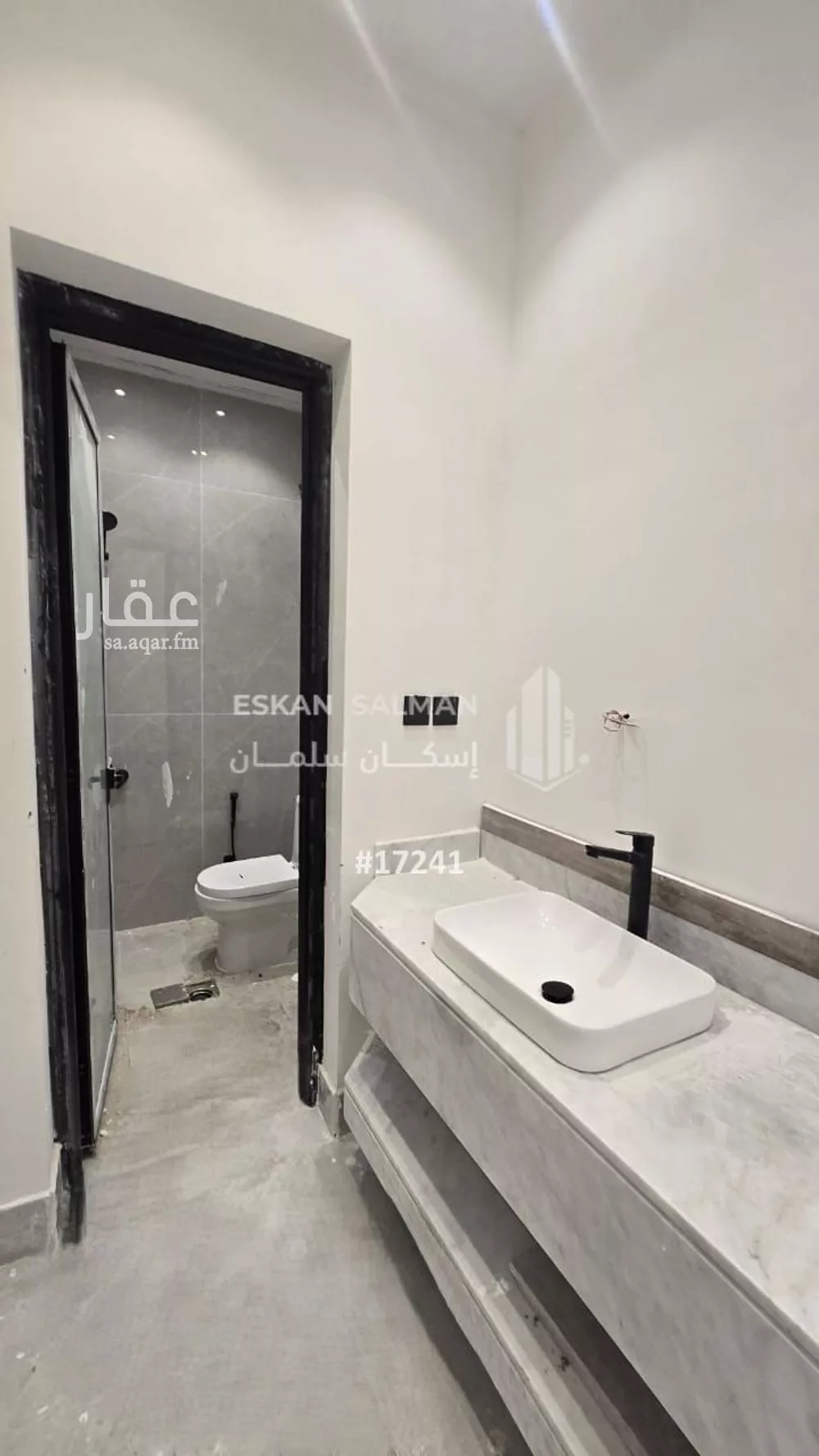 فيلا 8 غرف في العقيق 5