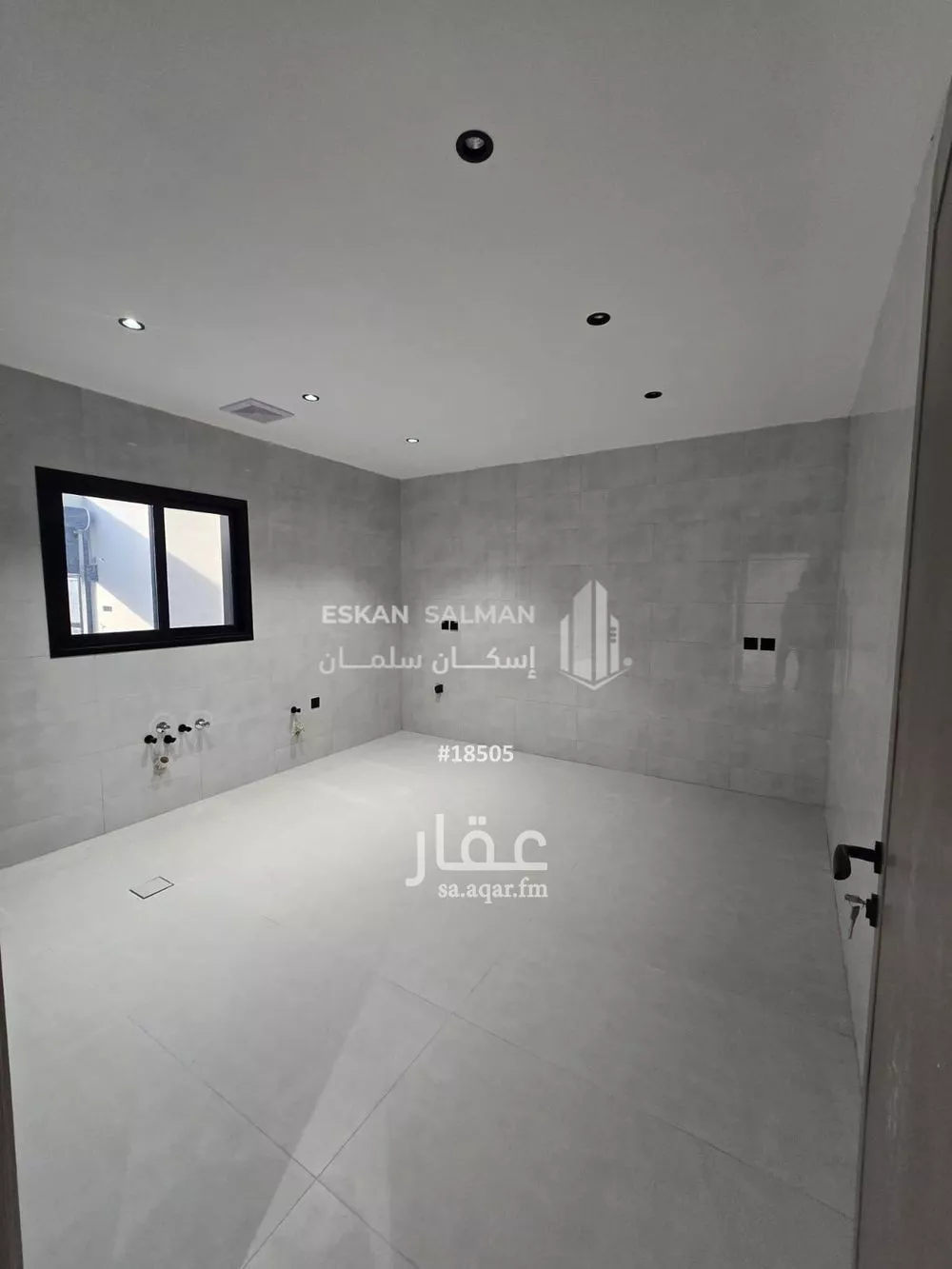 فيلا 7 غرف في الامواج 4