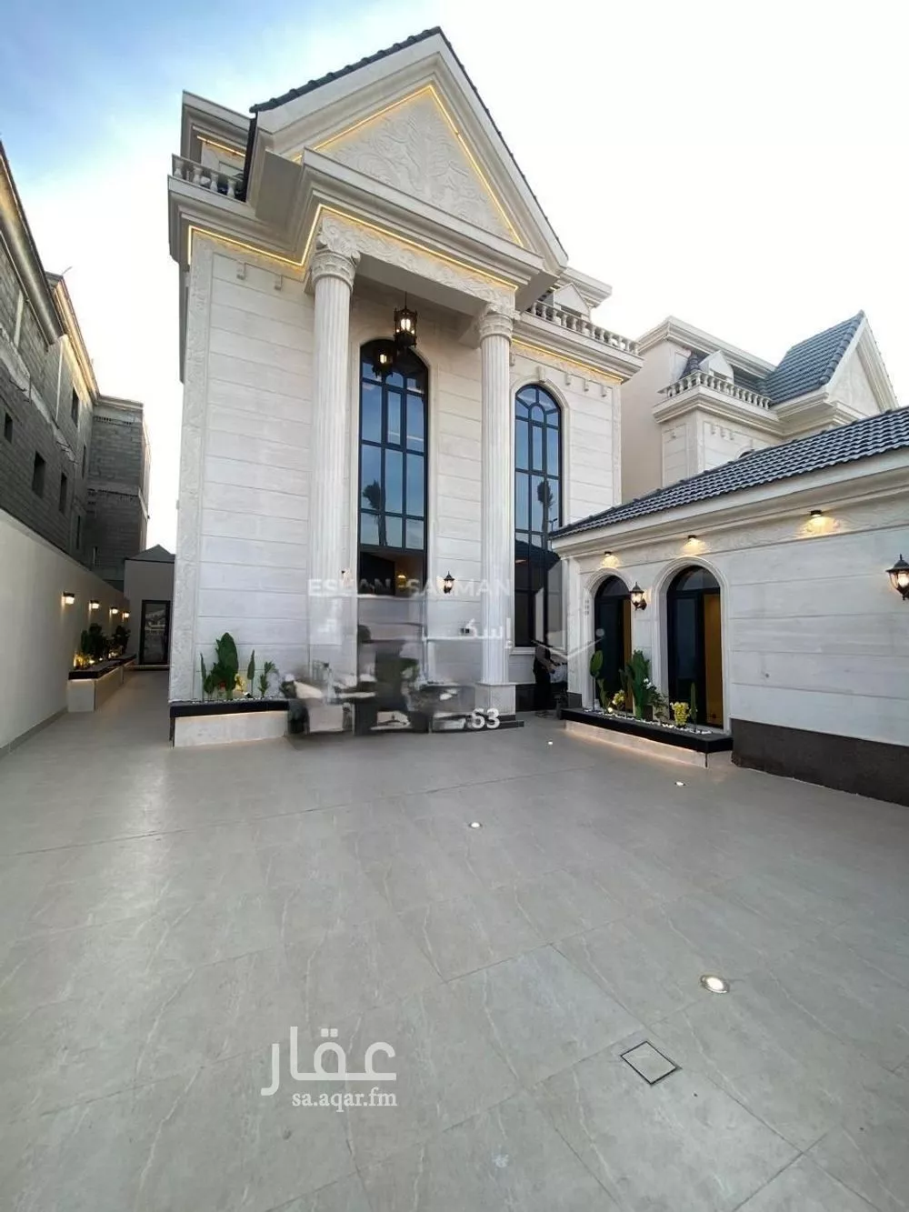 فيلا 9 غرف في الشراع 3