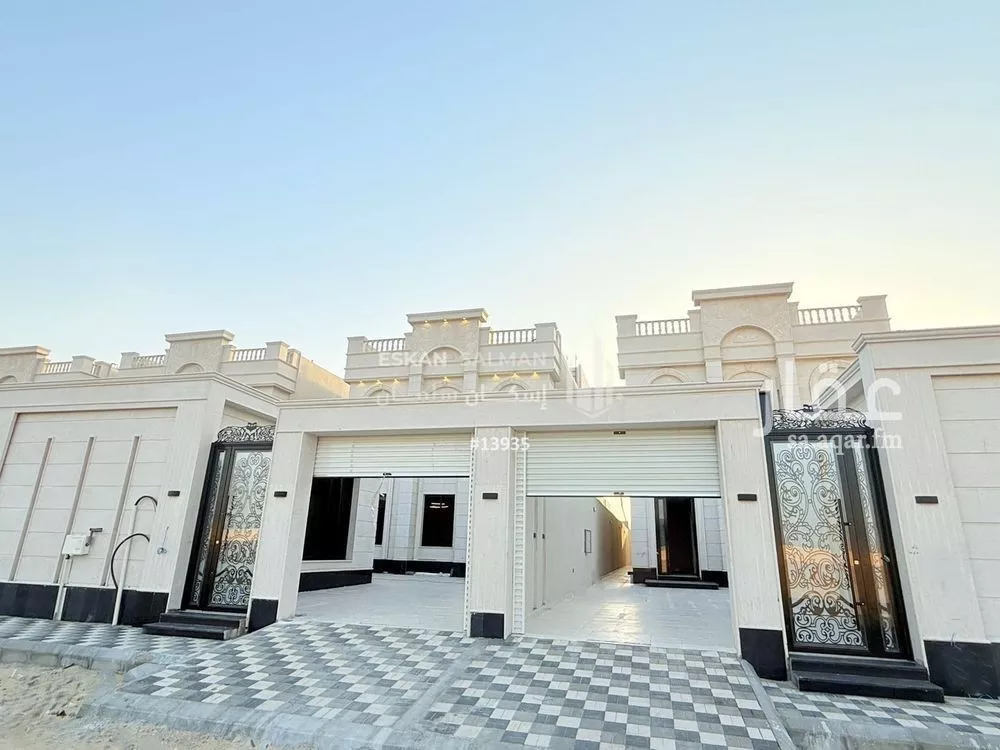 فيلا 9 غرف في الامواج 2