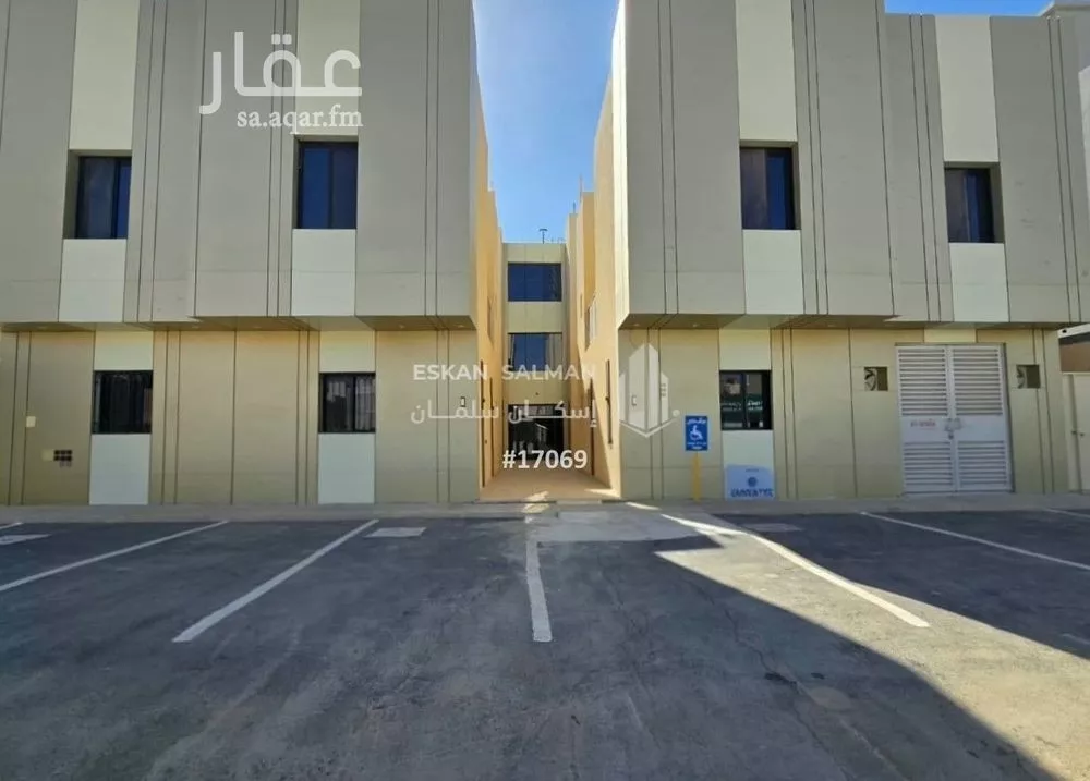 4 bedroom apartment in Al Maizilah 1