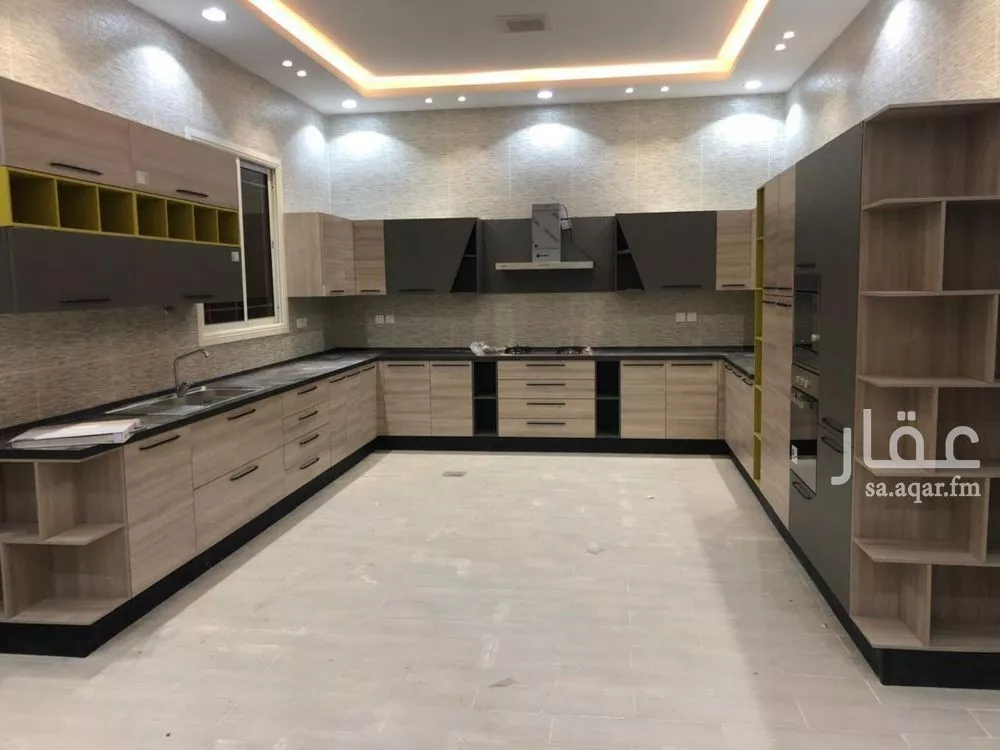 شقة 7 غرف في الرمال 5