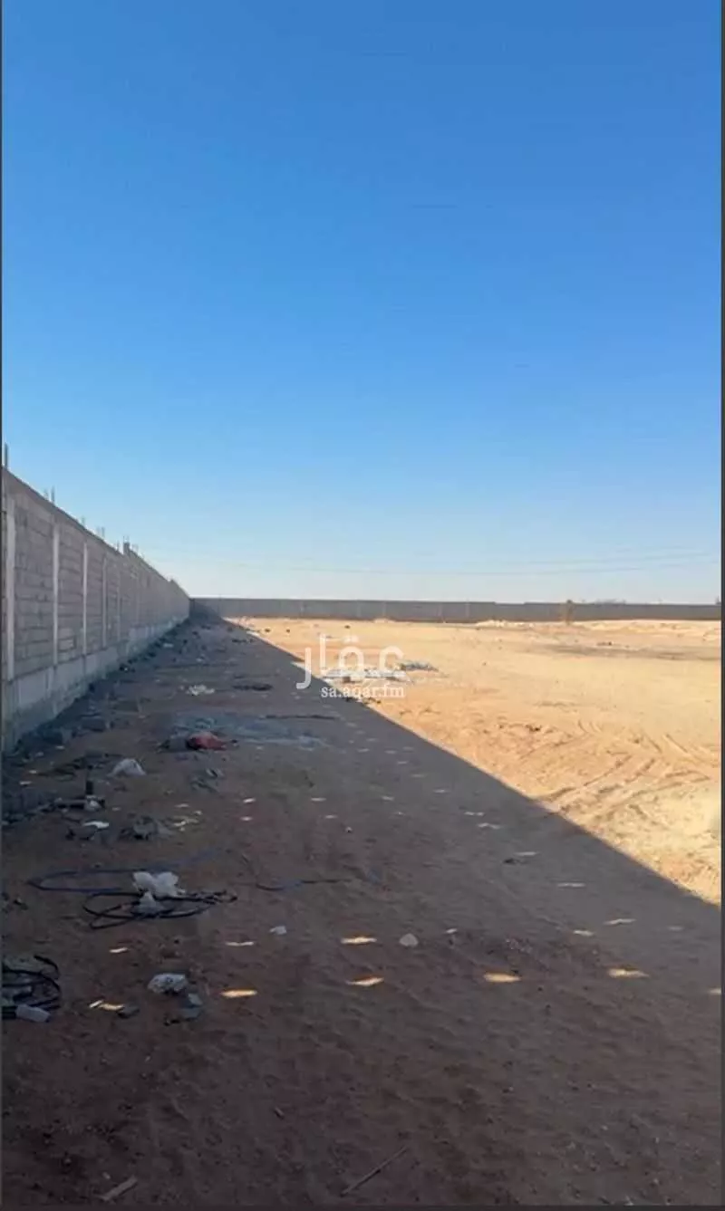 41407 sqm land in Umm Al Shaal 5