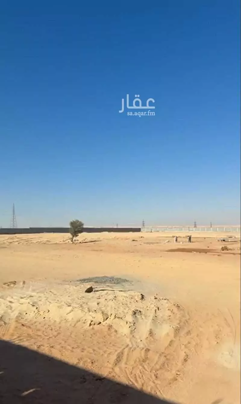 41407 sqm land in Umm Al Shaal 4