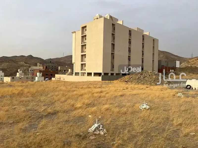 أرض 879 م² في التنعيم 3