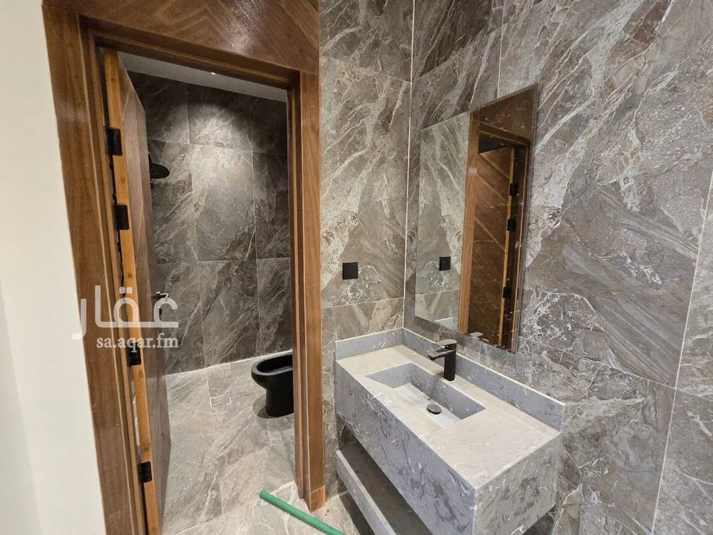 5 bedroom villa in Okaz, Riyadh 5