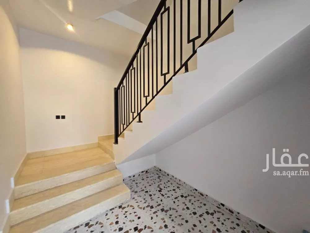 دور 4 غرف في السويدي 2