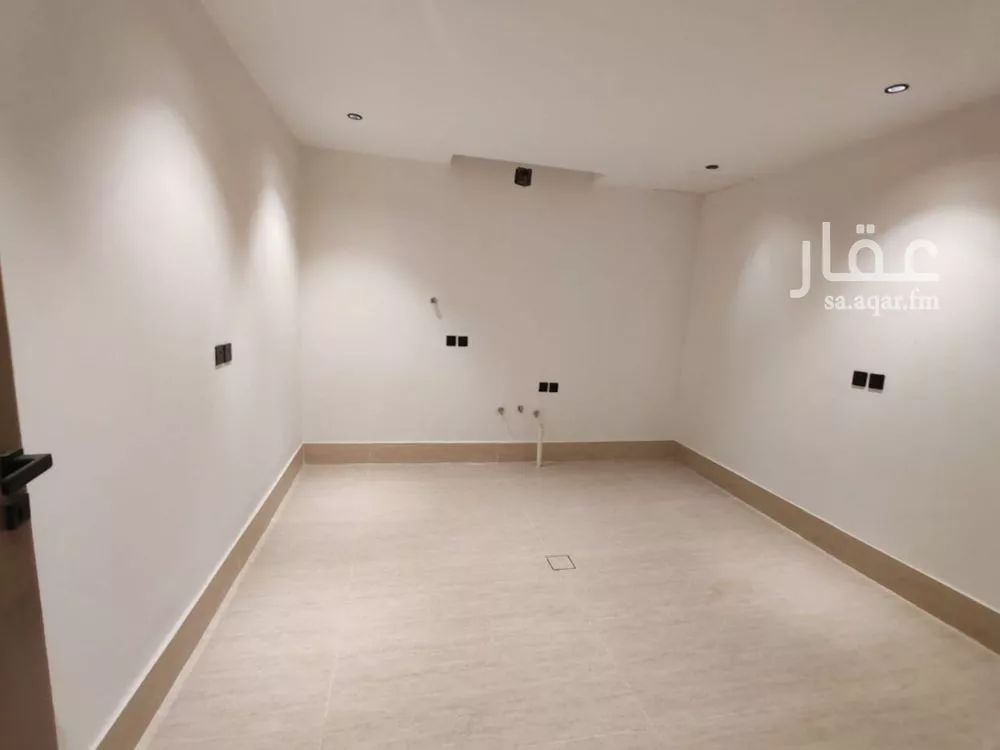 4 bedroom apartment in Tuwaiq, Riyadh 7