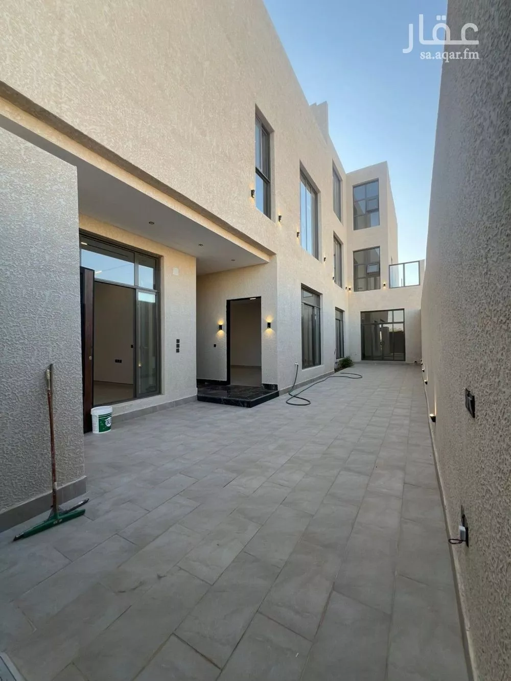 فيلا 5 غرف في عكاظ 3