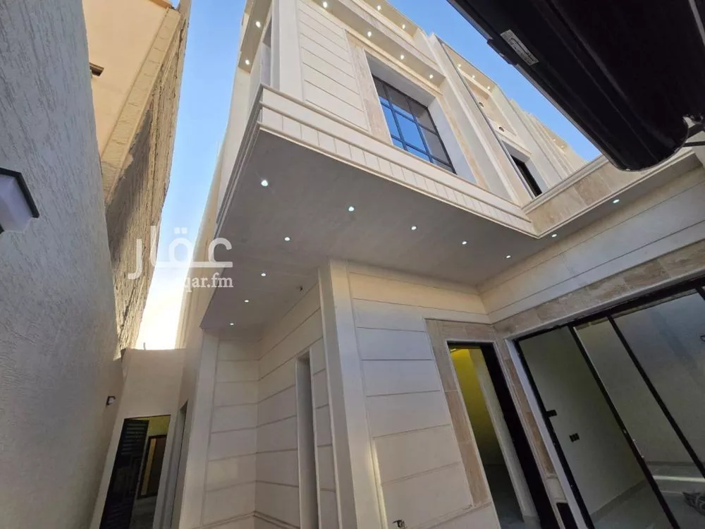 5 bedroom villa in Al Uraija Al Gharbiyah 2