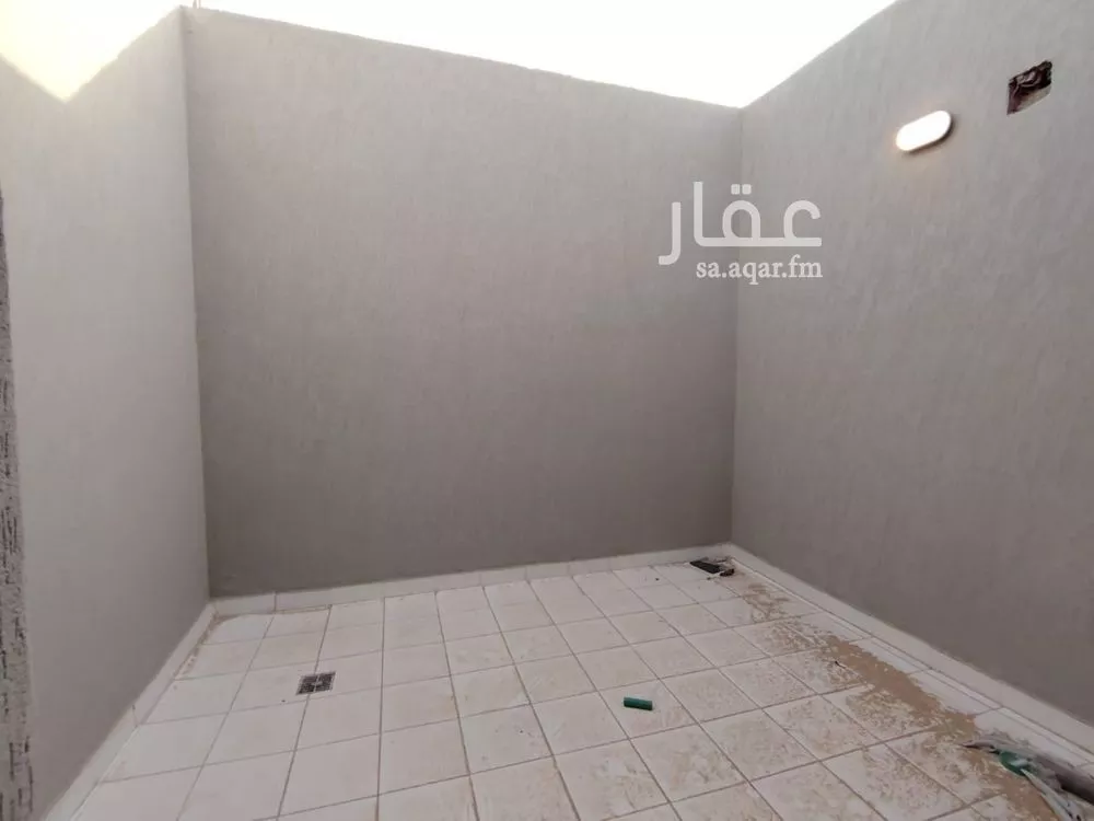 فيلا 4 غرف في عكاظ 4