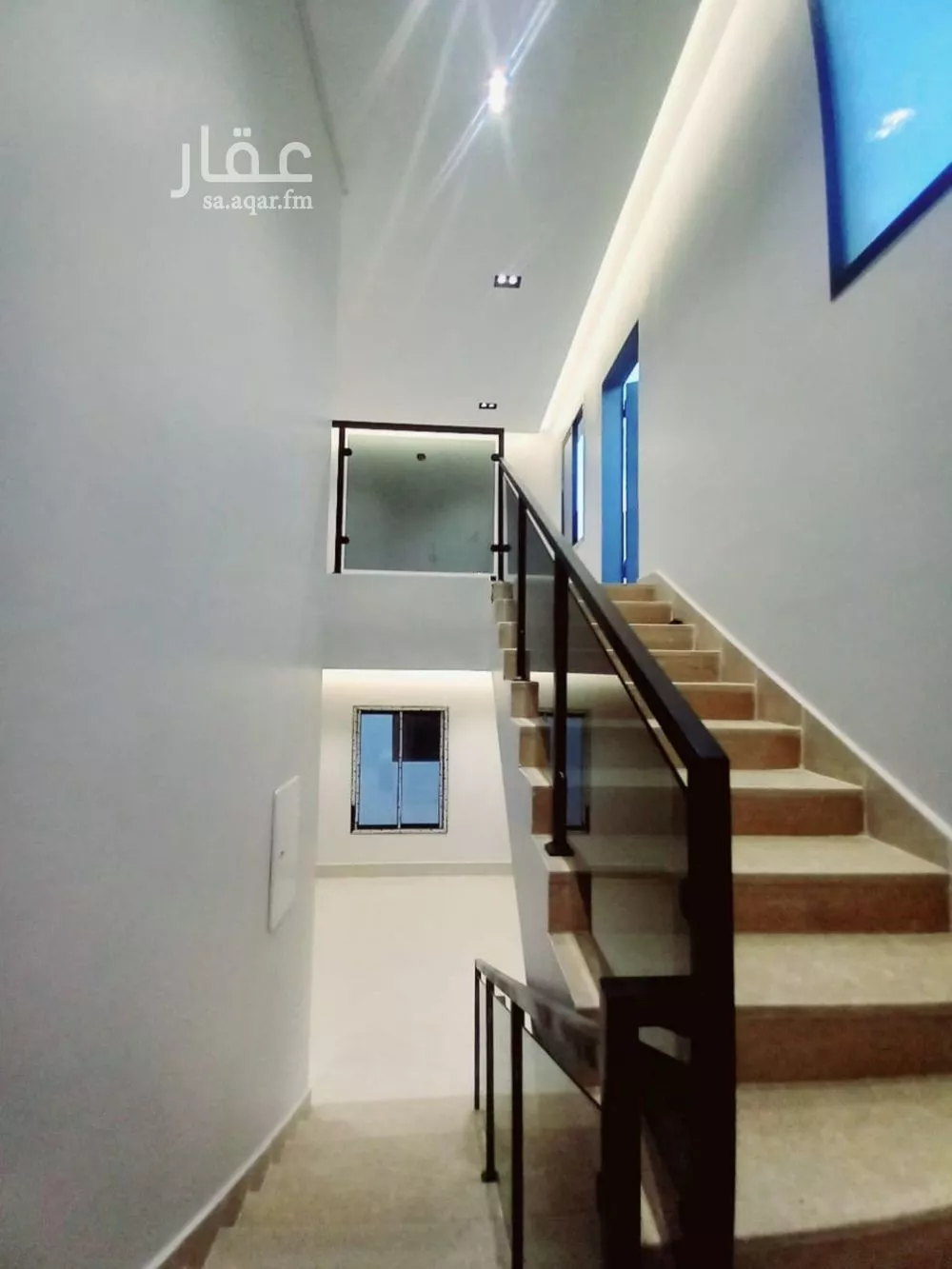 فيلا 5 غرف في عكاظ 5