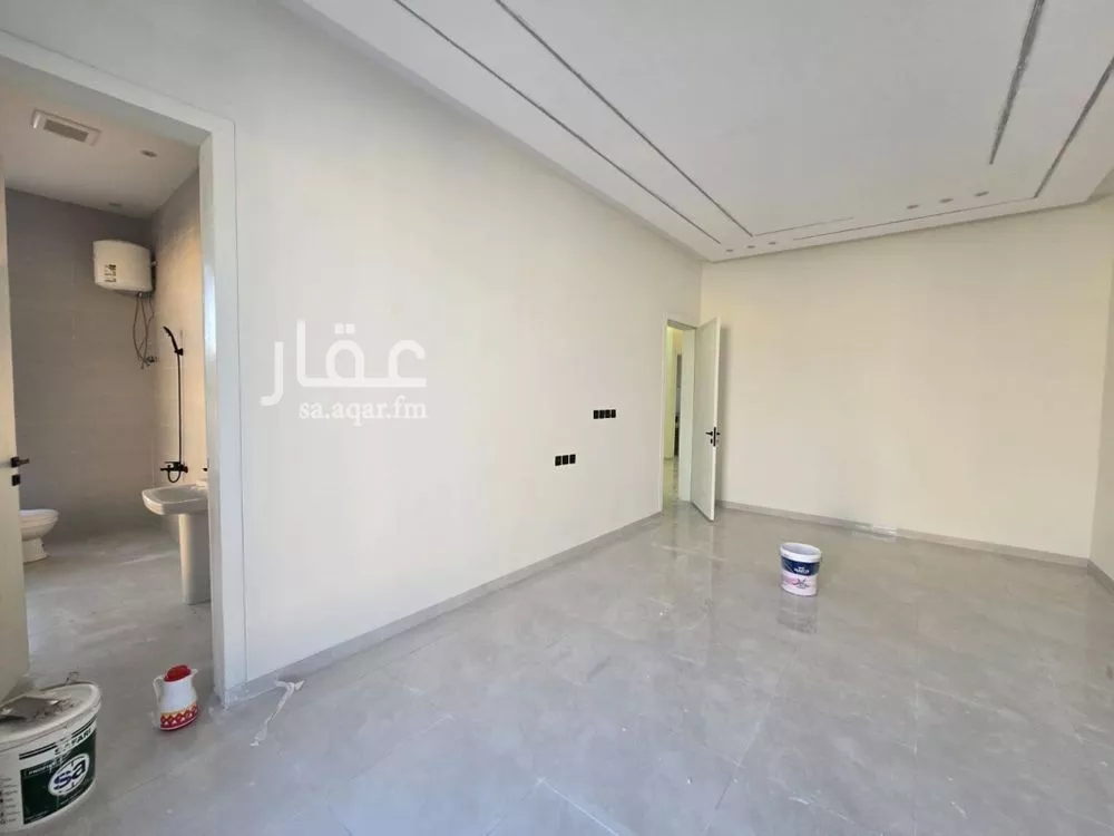 5 bedroom villa in Al Uraija Al Gharbiyah 4