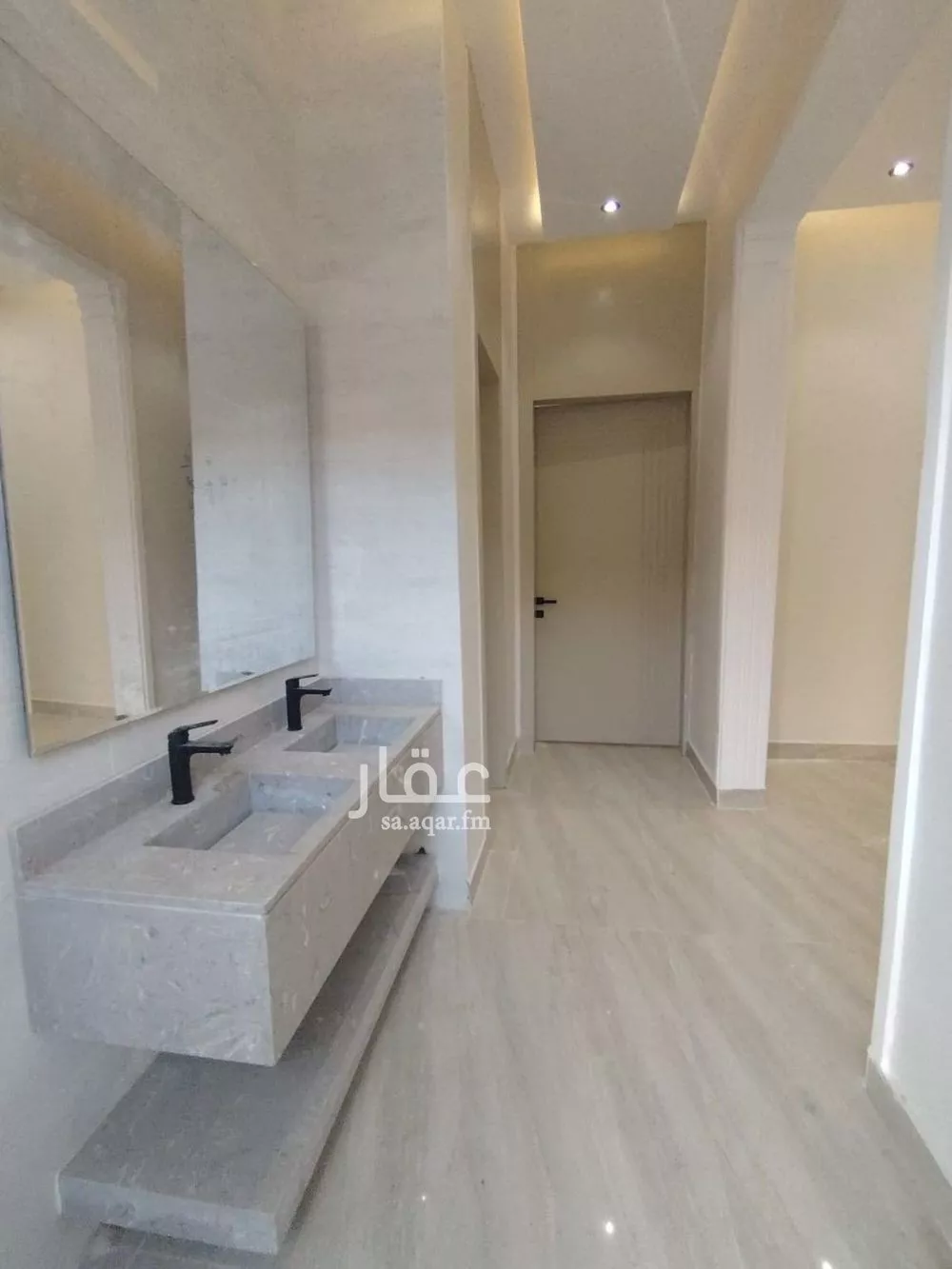 فيلا 5 غرف في عكاظ 4