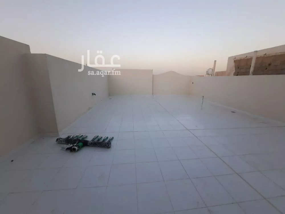 فيلا 5 غرف في العريجاء الغربية 3