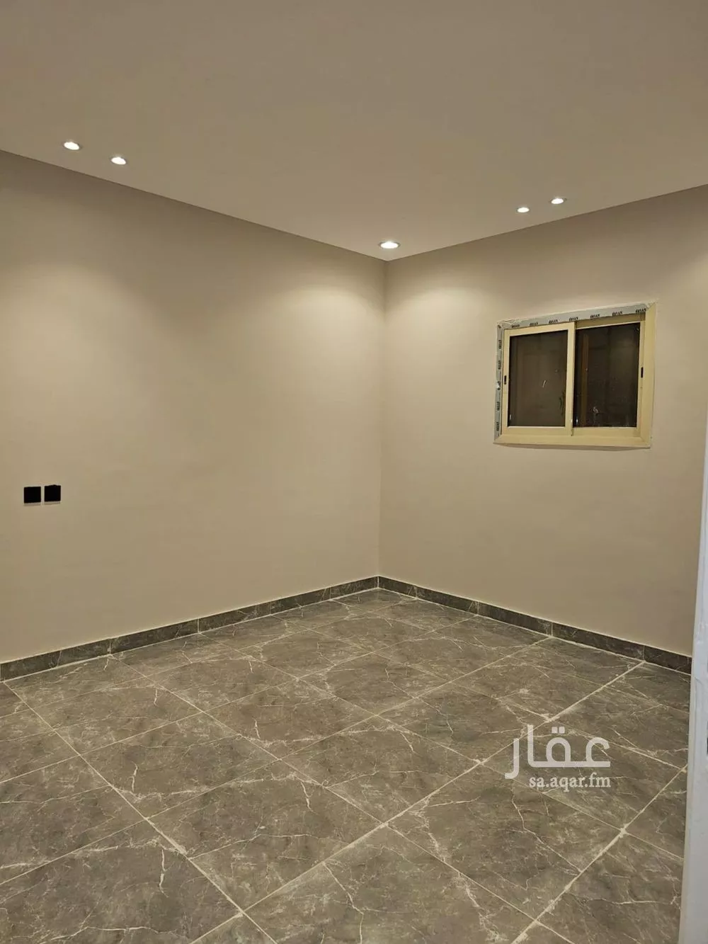 عمارة 1000 م² في النهضة 4