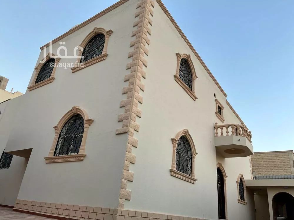 فيلا 5 غرف في الحزم 1