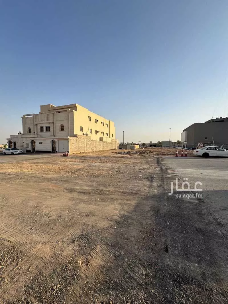 1045 sqm land in Tuwaiq 4