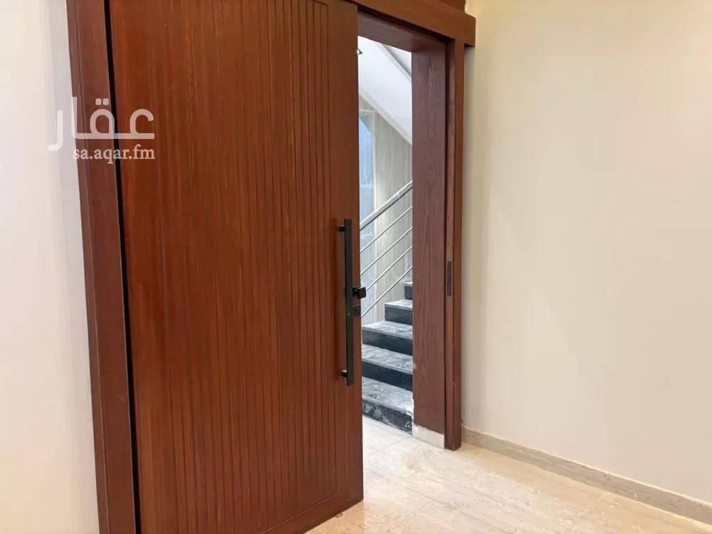 فيلا 5 غرف في عكاظ 5