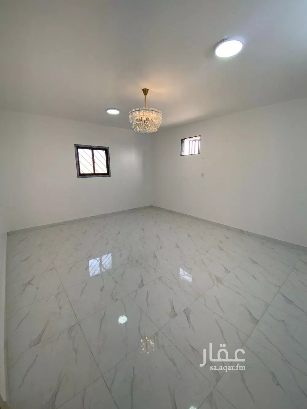 دور 3 غرف في السعادة 5