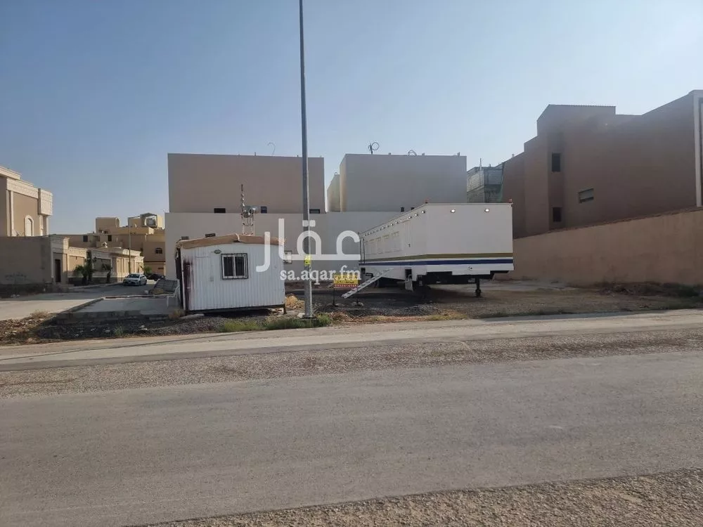 land in Dhahrat Laban, Riyadh 8