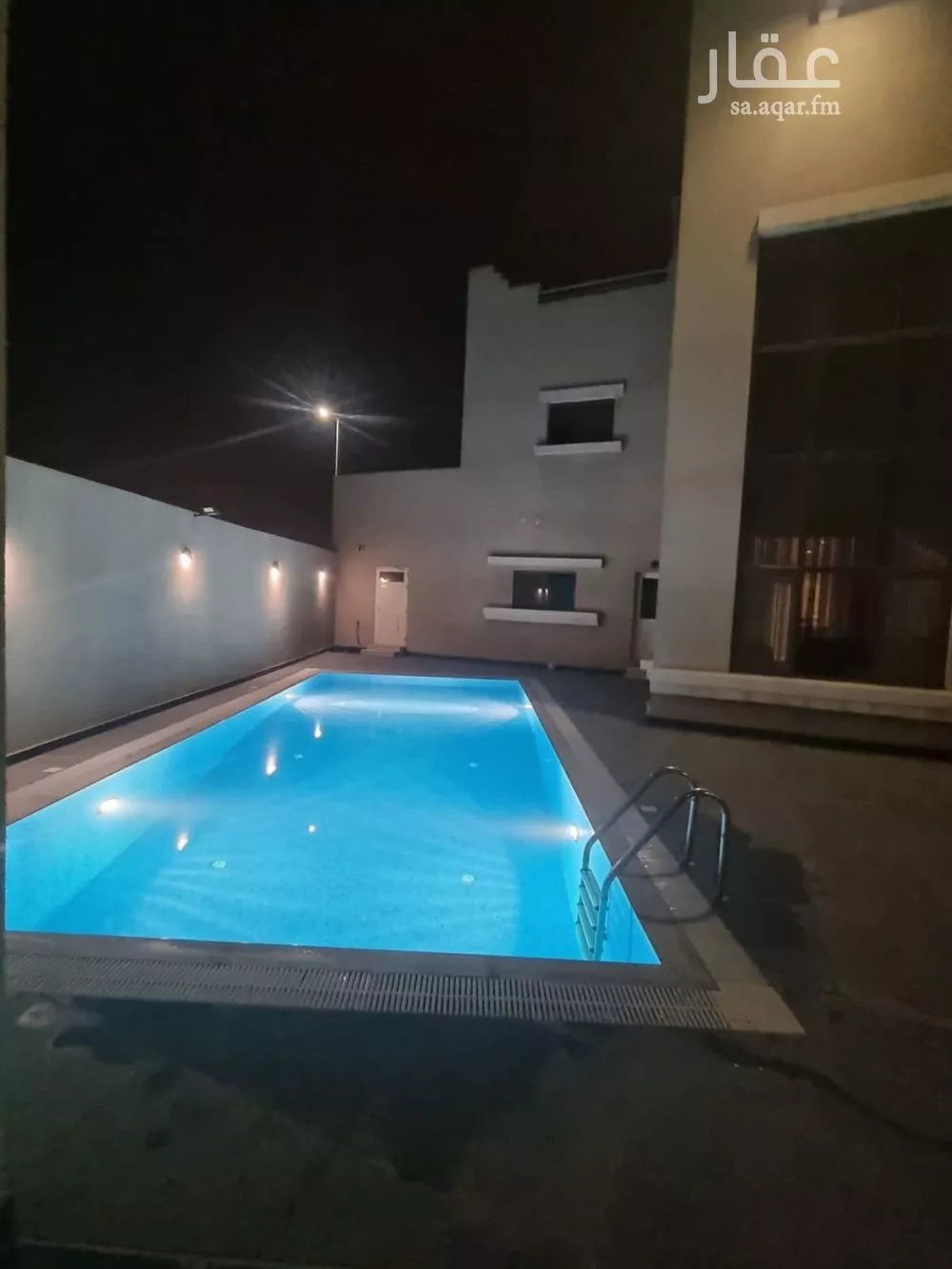 فيلا 8 غرف في البحيرة 5