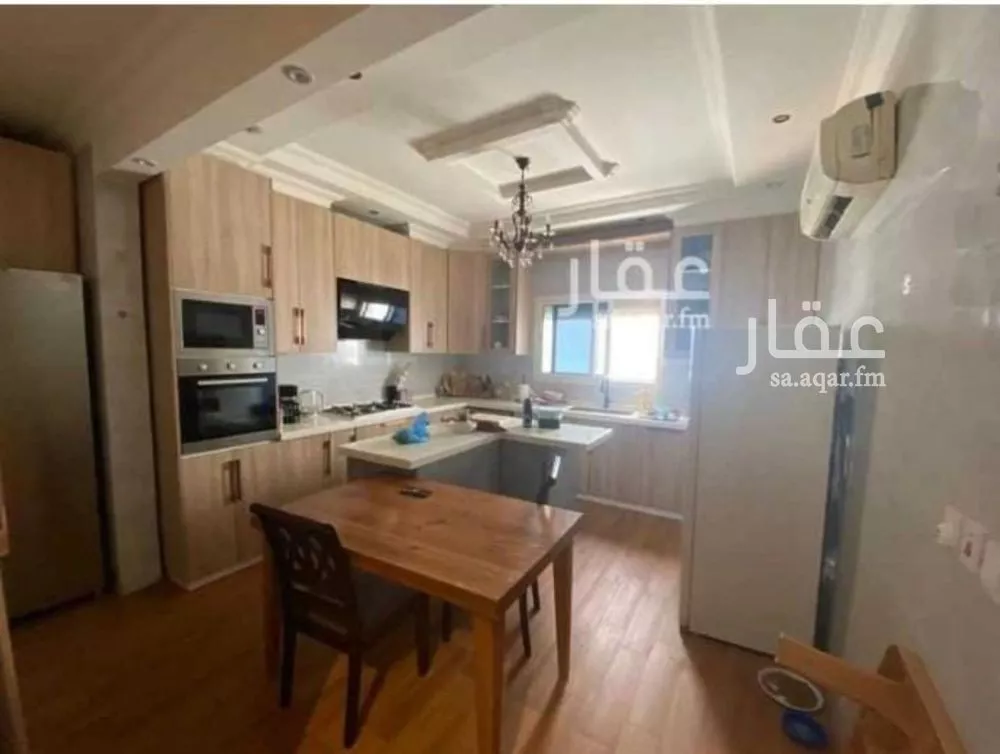 6 bedroom villa in Irqah 2