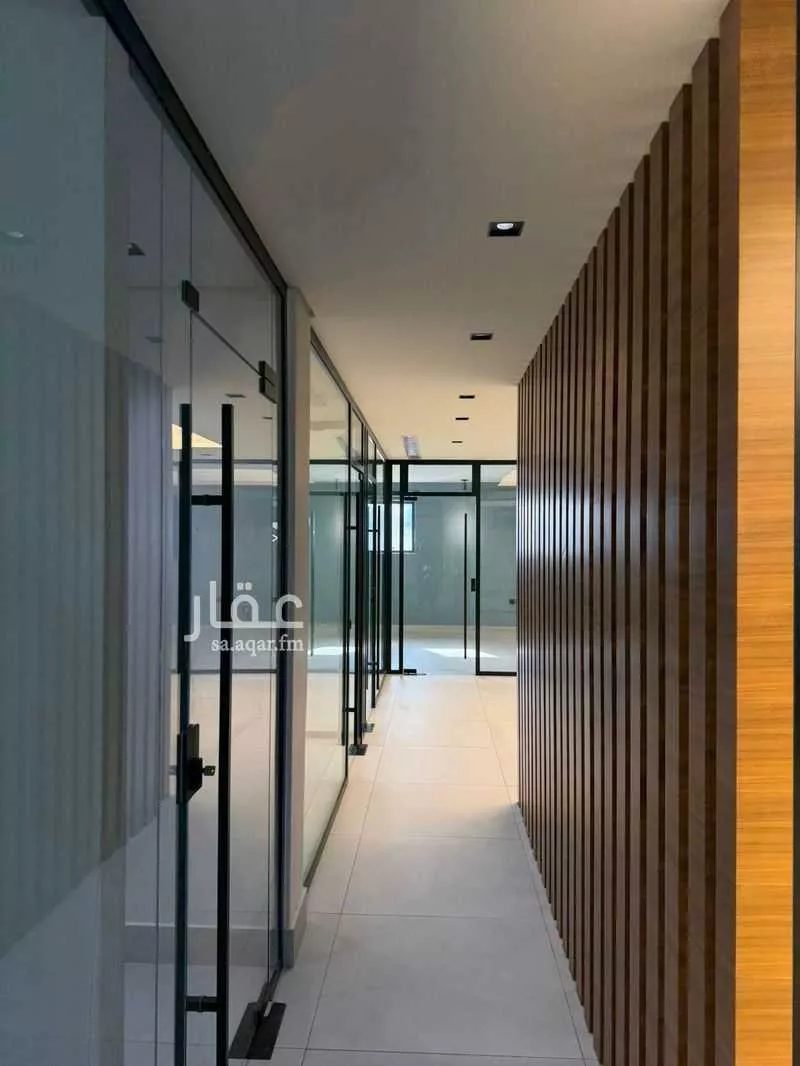 مكتب 283 م² في الملك فهد 5