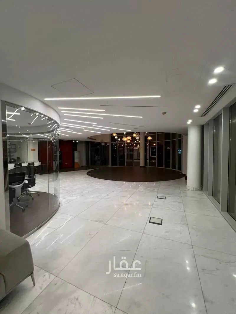 محل 1200 م² في الصحافة 2