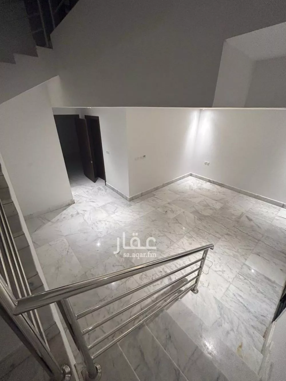 فيلا 5 غرف في العارض 2