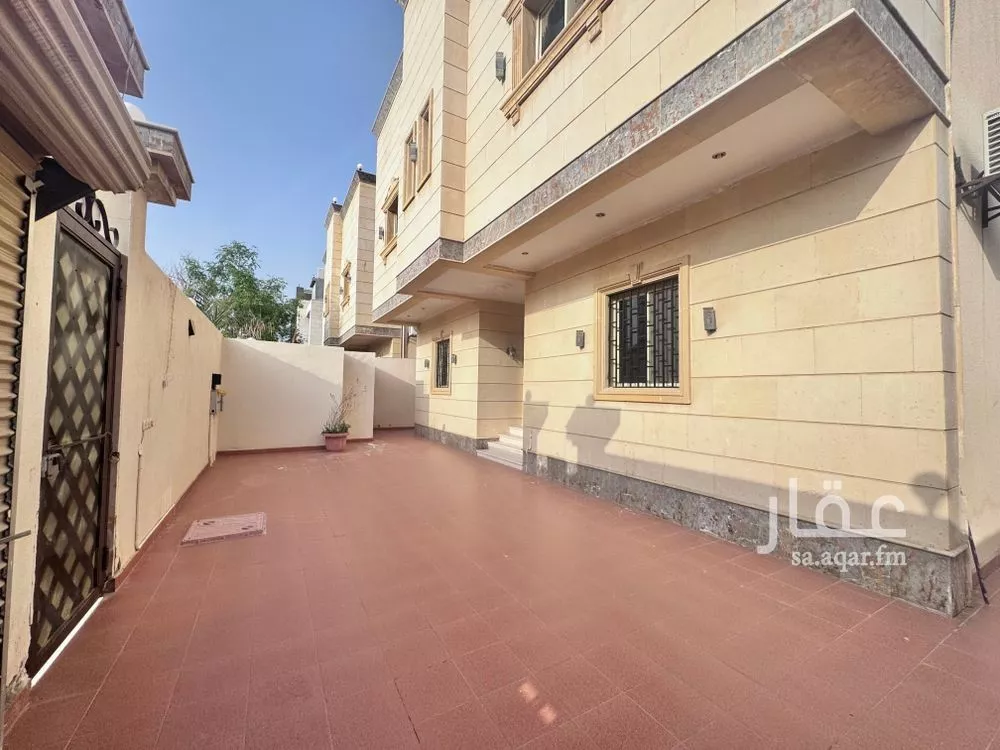 فيلا 10 غرف في الفلاح 3