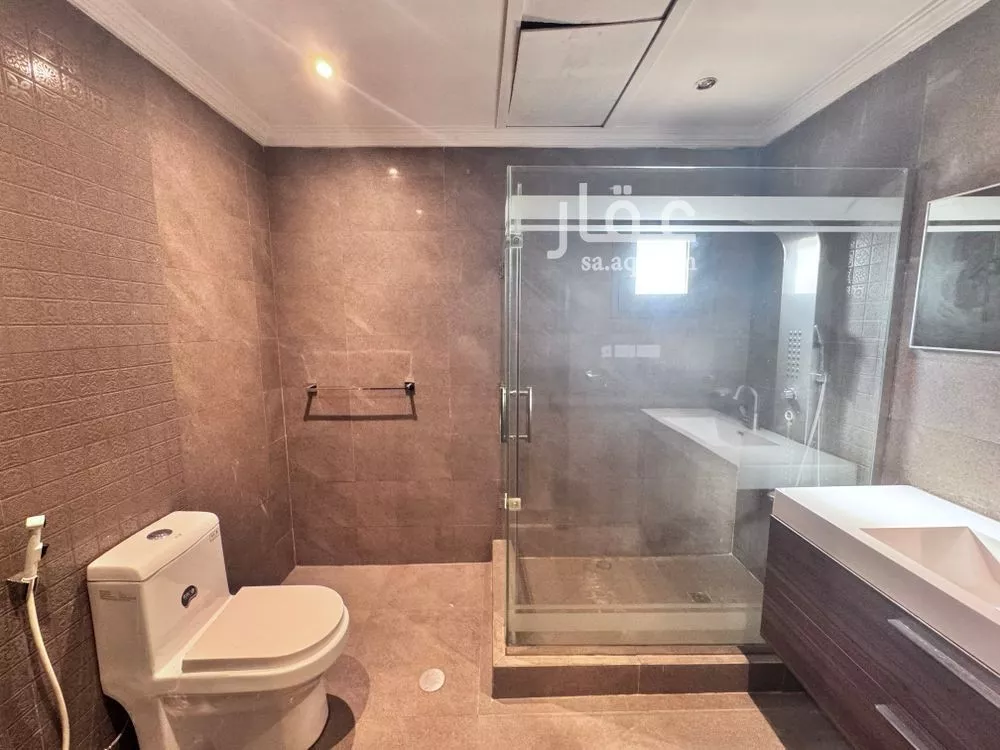 فيلا 5 غرف في الروضة 3