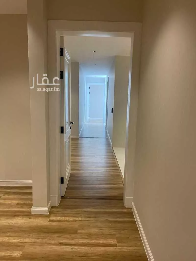 شقة 4 غرف في الملقا 5