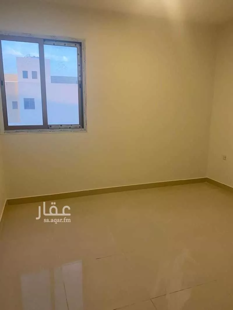 فيلا 4 غرف في الشرق 5