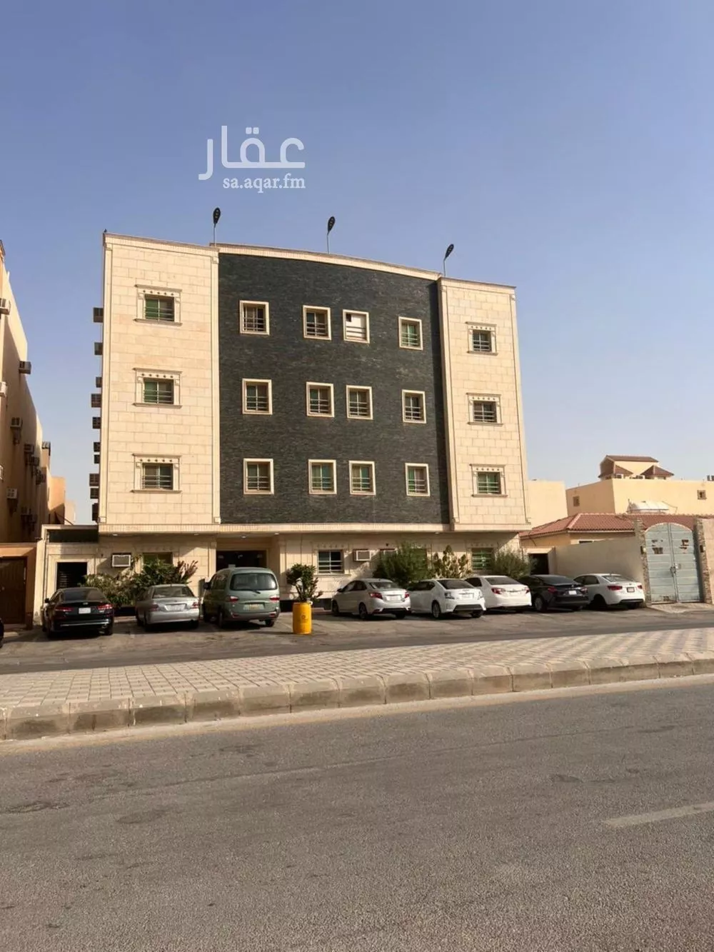 عمارة 690 م² في المونسية