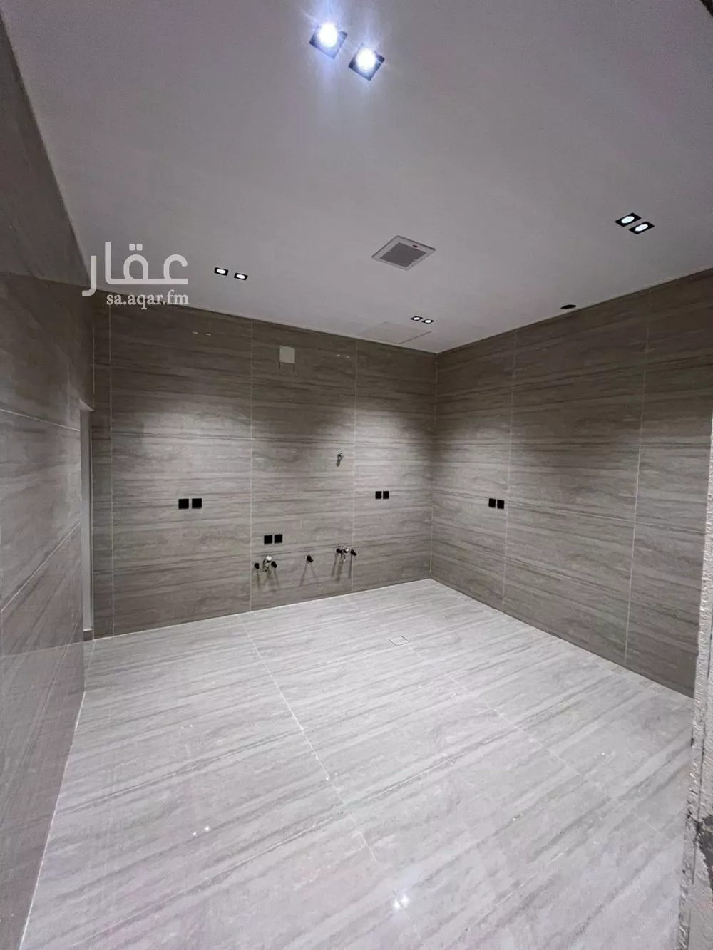 فيلا 8 غرف في الرمال 4