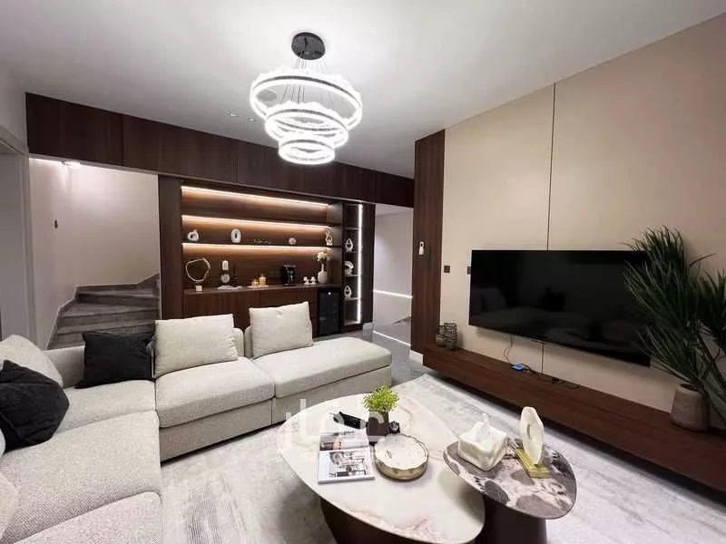 فيلا 6 غرف في الياقوت 4