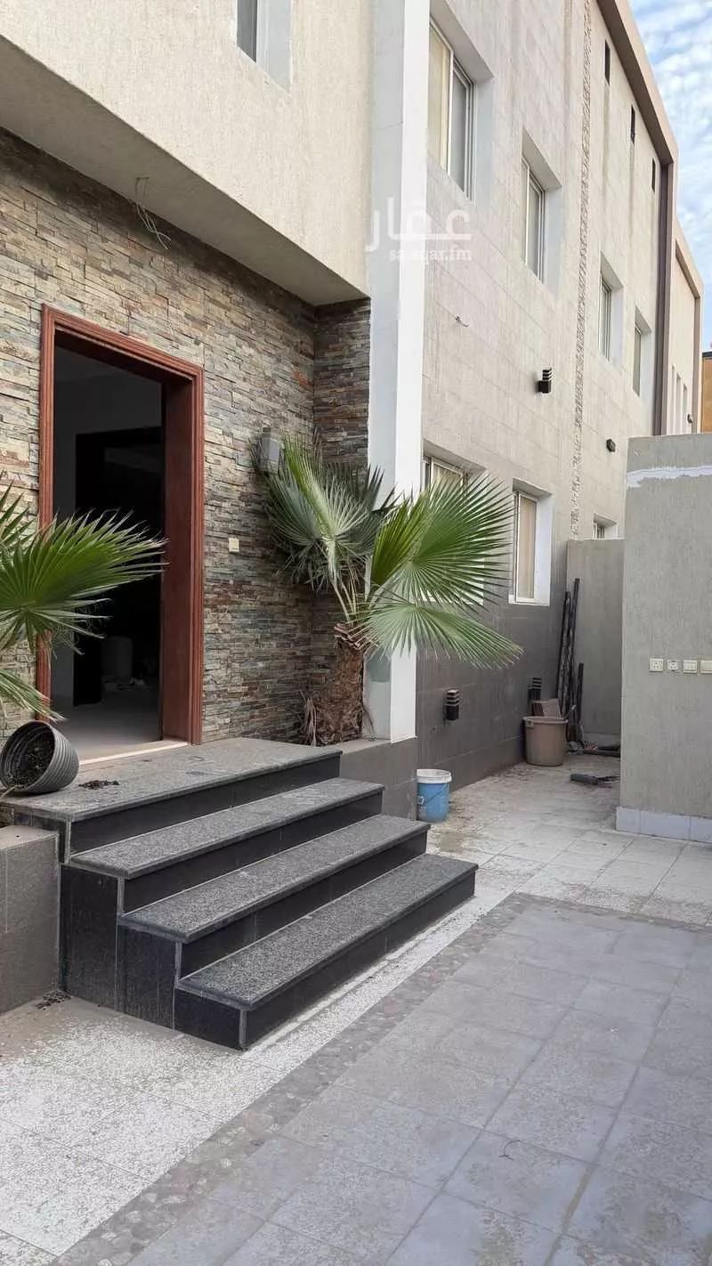 8 bedroom villa in Al Fardus 2