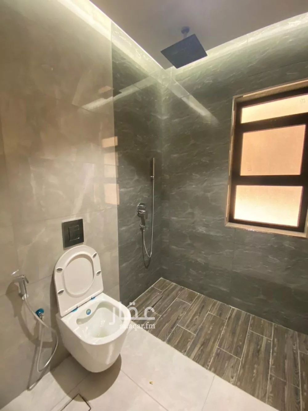 شقة 5 غرف في بطحاء قريش 5