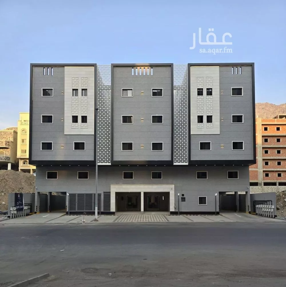 شقة 4 غرف في بطحاء قريش 1