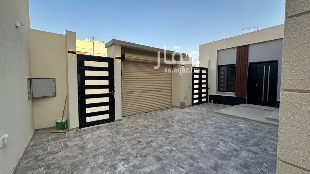 4 bedroom villa in Al Janadriyah 3