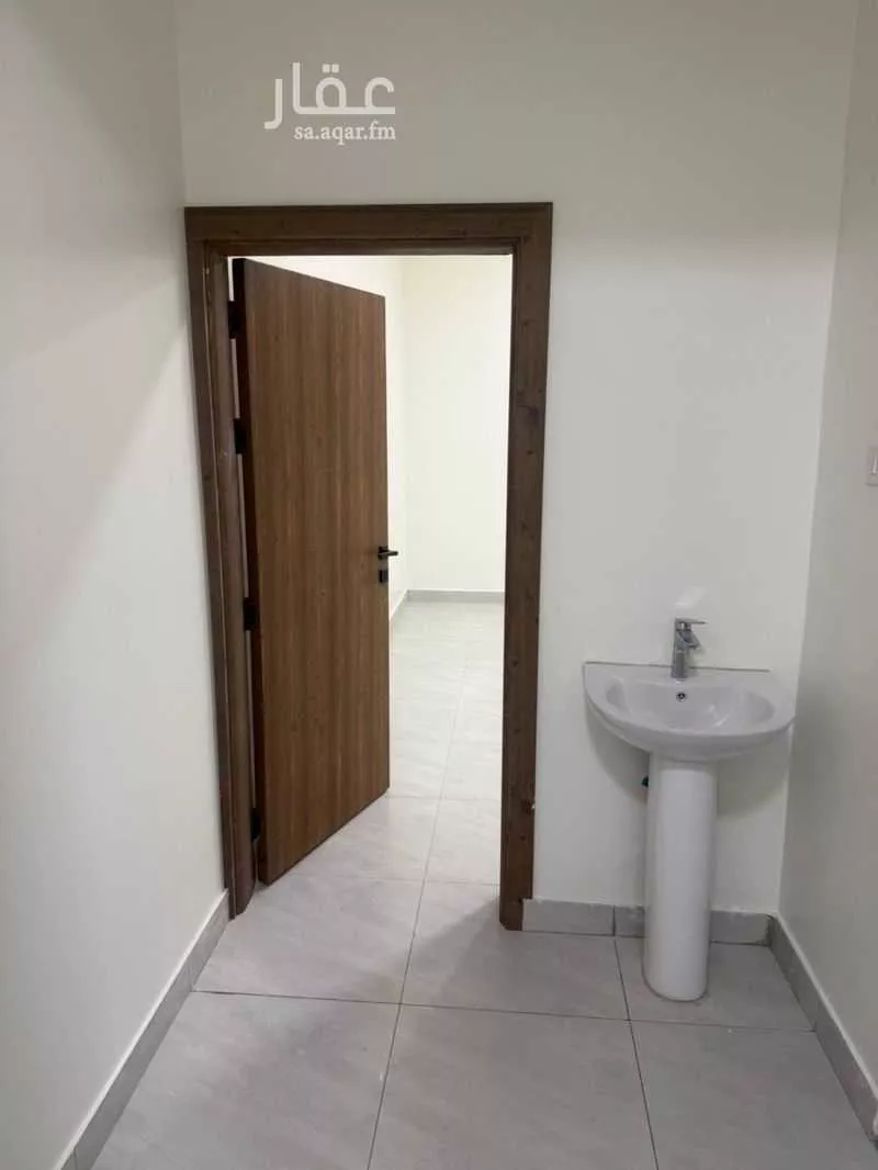 عمارة 570 م² في الخليج 4