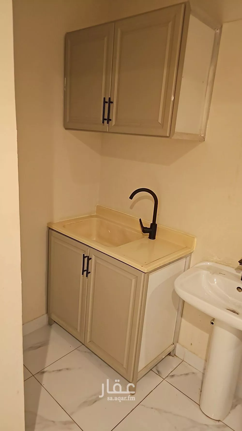 شقة 1 غرف في العقيق 2