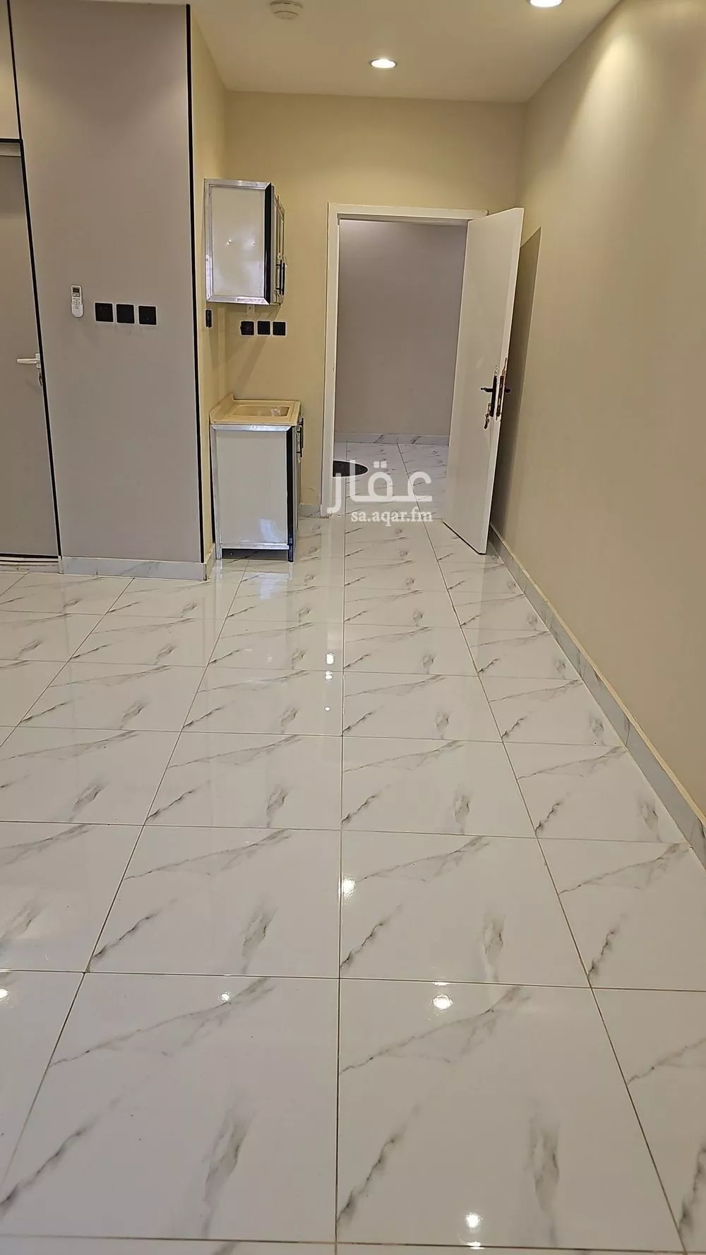 شقة 1 غرف في العقيق 5