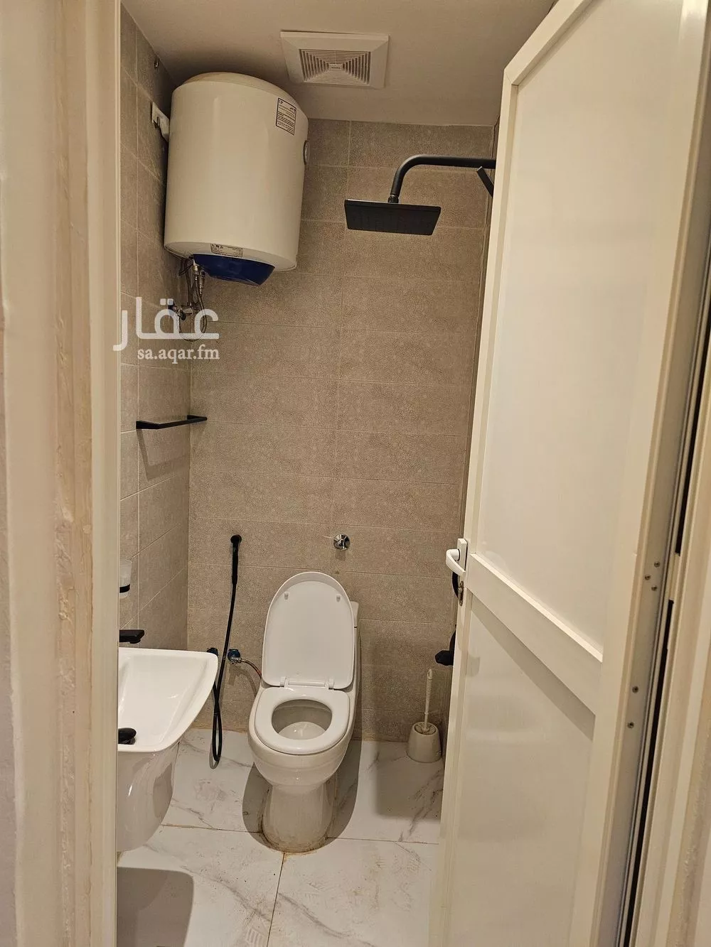 شقة 1 غرف في الملقا 5